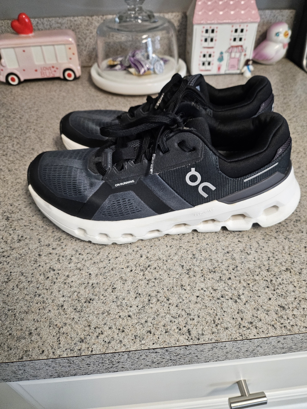 On Running Cloudswift Black Running Shoes